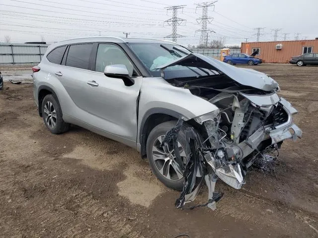 5TDGZRBH9LS501059 2020 2020 Toyota Highlander- Xle 4