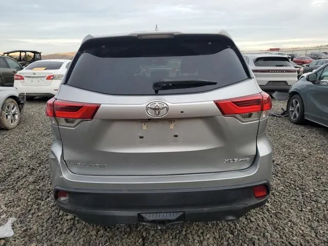 5TDJZRFH6HS510664 2017 2017 Toyota Highlander- SE 6