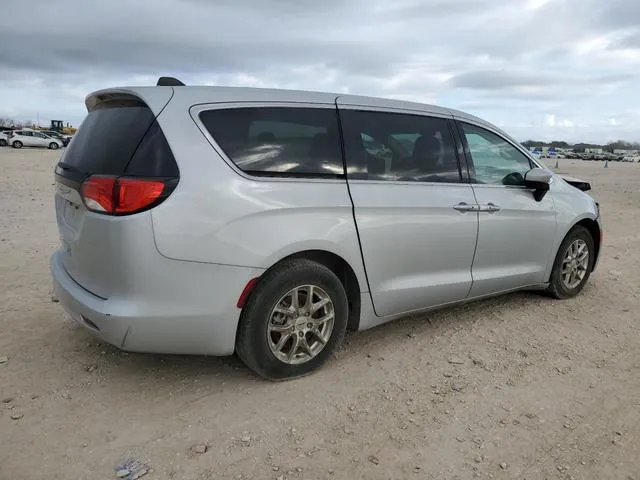 2C4RC1CG2NR141565 2022 2022 Chrysler Voyager- LX 3