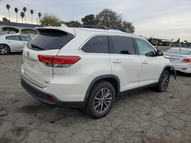 5TDKZRFH1KS570749 2019 2019 Toyota Highlander- SE 3