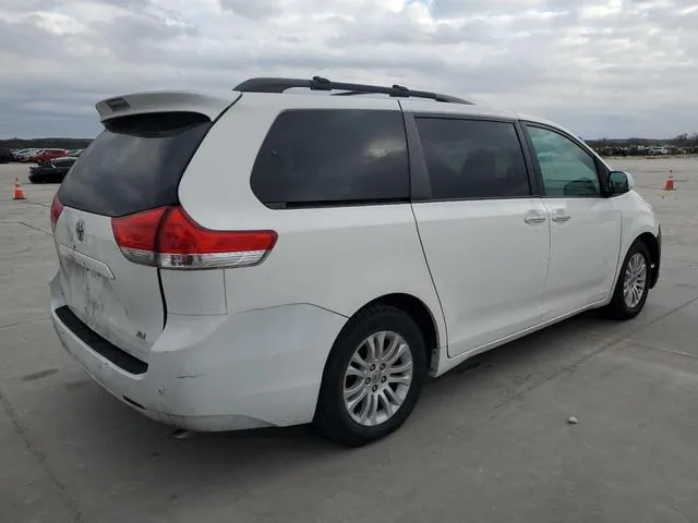 5TDYK3DC6ES455720 2014 2014 Toyota Sienna- Xle 3