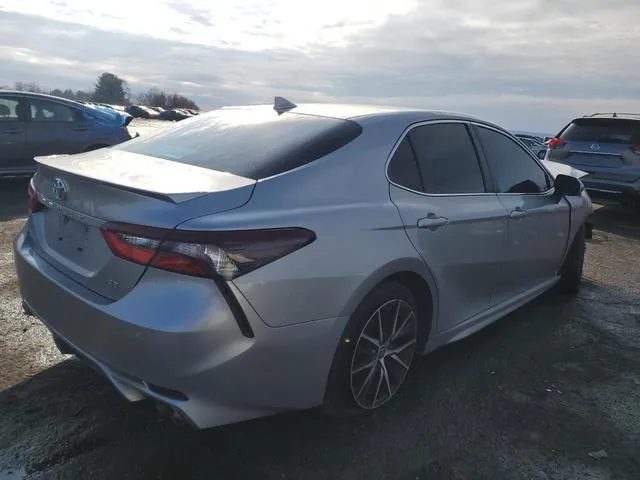 4T1G11AK6MU553585 2021 2021 Toyota Camry- SE 3