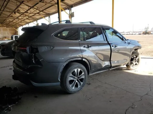 5TDHZRAH7MS077436 2021 2021 Toyota Highlander- Xle 3