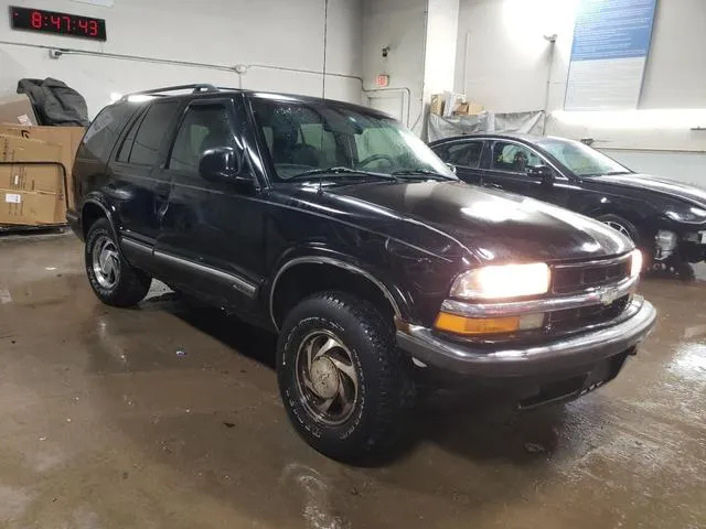 1GNDT13W3W2226889 1998 1998 Chevrolet Blazer 4