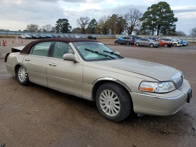 1LNHM81W14Y635093 2004 2004 Lincoln Town Car- Executive 4