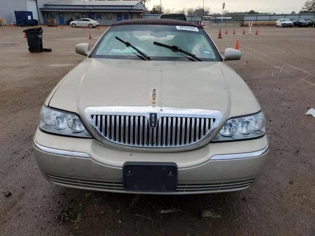 1LNHM81W14Y635093 2004 2004 Lincoln Town Car- Executive 5