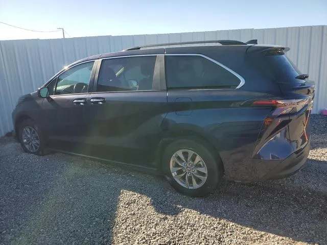 5TDYRKEC9RS194934 2024 2024 Toyota Sienna- Xle 2