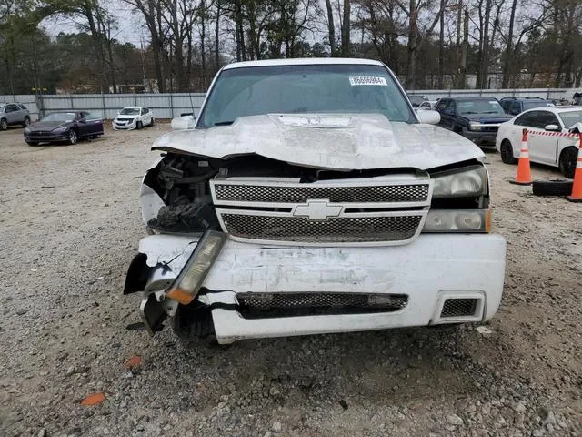 1GCHC29U55E170988 2005 2005 Chevrolet Silverado- C2500 Heav 5