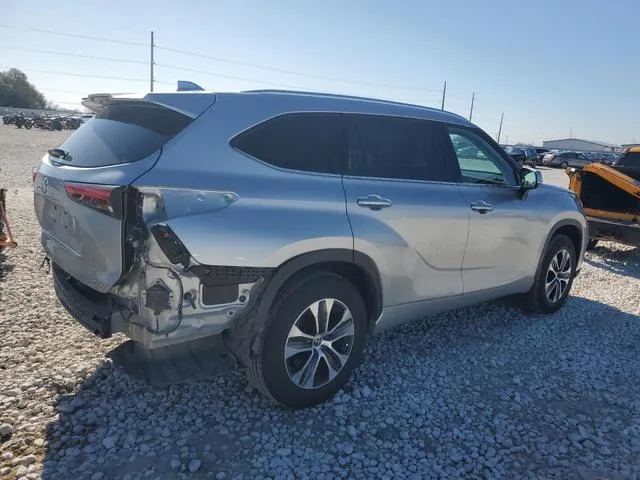 5TDGZRBH2LS513876 2020 2020 Toyota Highlander- Xle 3