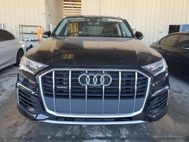 WA1AXBF71ND021921 2022 2022 Audi Q7- Premium 5