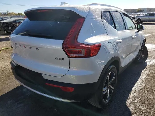 YV4L12UJ9S2467222 2024 2024 Volvo XC40- Core 3