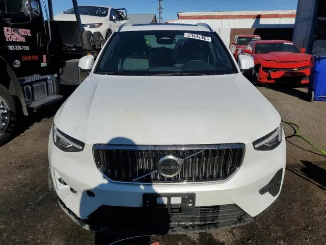 YV4L12UJ9S2467222 2024 2024 Volvo XC40- Core 5