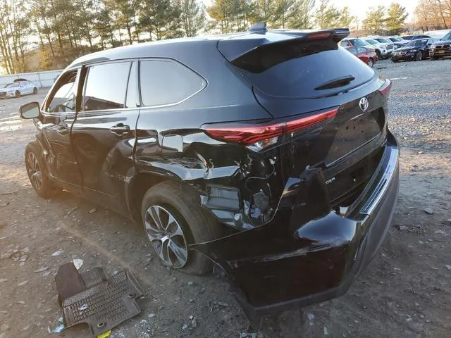 5TDGZRBH5NS176851 2022 2022 Toyota Highlander- Xle 2