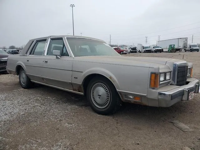 1LNBM81F5KY790569 1989 1989 Lincoln Town Car 4