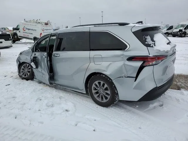 5TDYRKEC5MS035742 2021 2021 Toyota Sienna- Xle 2