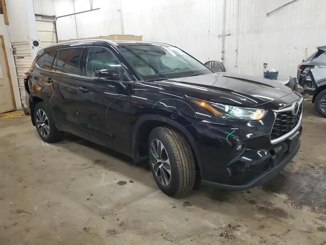 5TDGZRBH1NS213216 2022 2022 Toyota Highlander- Xle 4