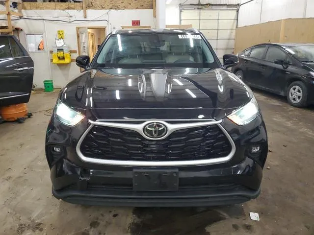 5TDGZRBH1NS213216 2022 2022 Toyota Highlander- Xle 5