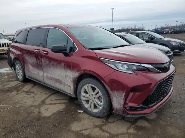 5TDXSKFC6NS045485 2022 2022 Toyota Sienna- Xse 4