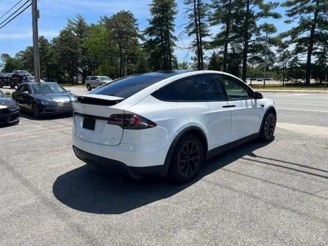 7SAXCBE6XNF331503 2022 2022 Tesla MODEL X 4