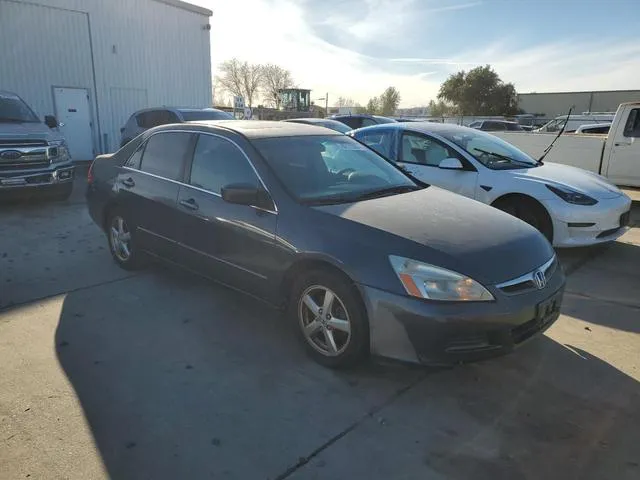 1HGCM56797A017811 2007 2007 Honda Accord- EX 4