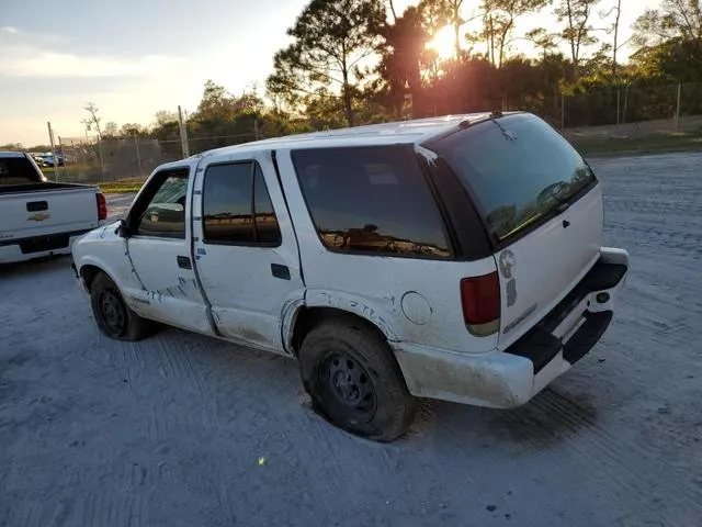 1GNDT13X35K120000 2005 2005 Chevrolet Blazer 2