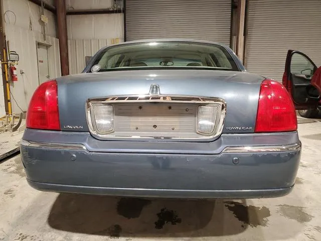 1LNHM81W55Y666008 2005 2005 Lincoln Town Car- Signature 6