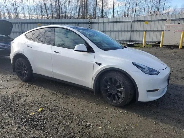 5YJYGAEE3MF223195 2021 2021 Tesla MODEL Y 4