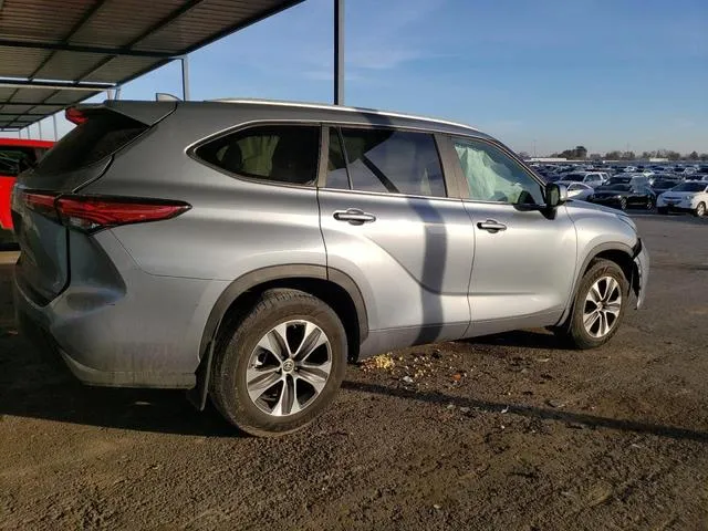 5TDKDRBH7PS005675 2023 2023 Toyota Highlander- L 3