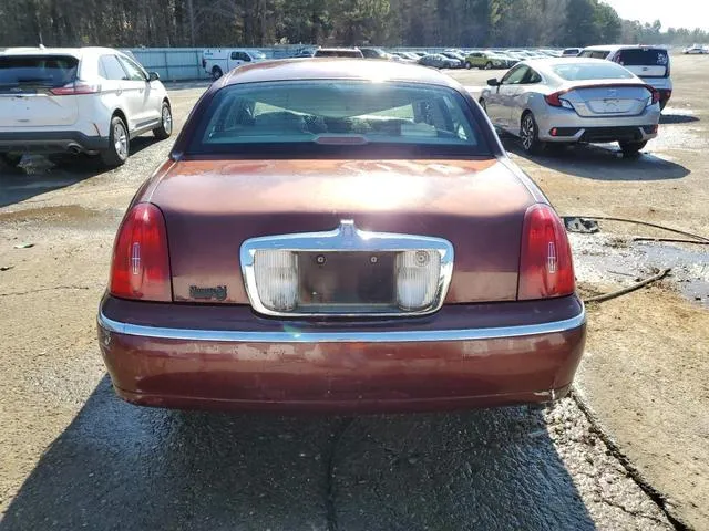 1LNHM81W1YY918390 2000 2000 Lincoln Town Car- Executive 6