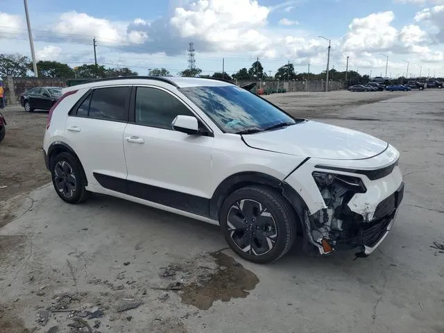 KNDCR3L14P5058361 2023 2023 KIA Niro- Wind 4