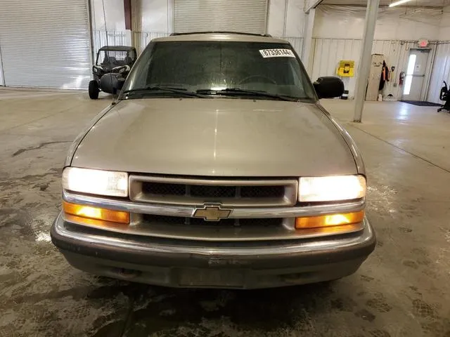 1GNDT13W61K261919 2001 2001 Chevrolet Blazer 5