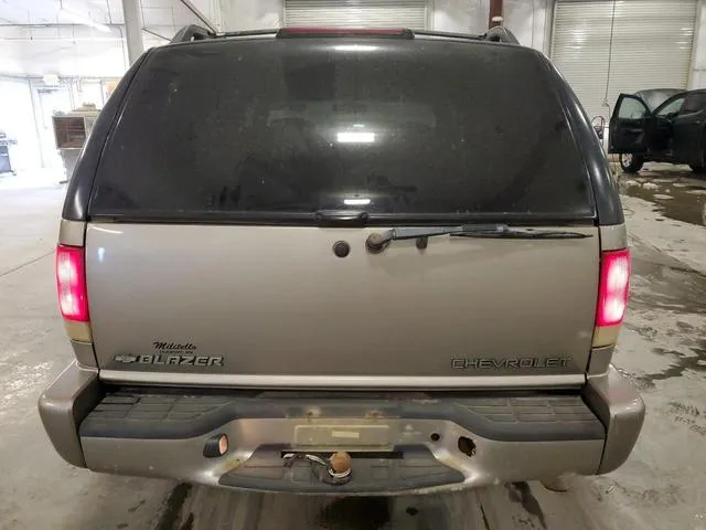 1GNDT13W61K261919 2001 2001 Chevrolet Blazer 6