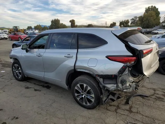 5TDKBRCH8PS575902 2023 2023 Toyota Highlander- Hybrid Xle 2