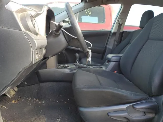 JTMZFREVXJJ723090 2018 2018 Toyota RAV4- LE 7