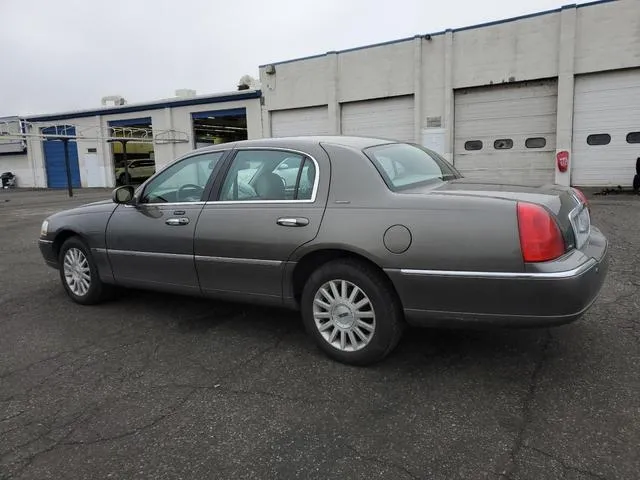 1LNHM81W84Y667684 2004 2004 Lincoln Town Car- Executive 2