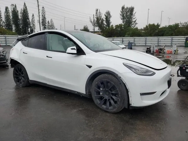 7SAYGAEEXNF433975 2022 2022 Tesla MODEL Y 4