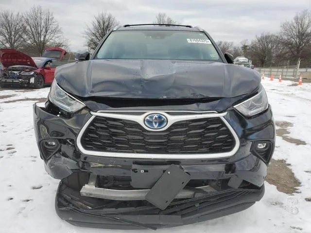 5TDABRCH2PS597616 2023 2023 Toyota Highlander- Hybrid Bronz 5