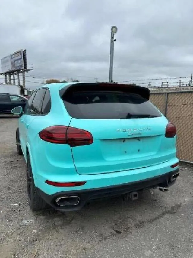 WP1AA2A20HKA80380 2017 2017 Porsche Cayenne 4