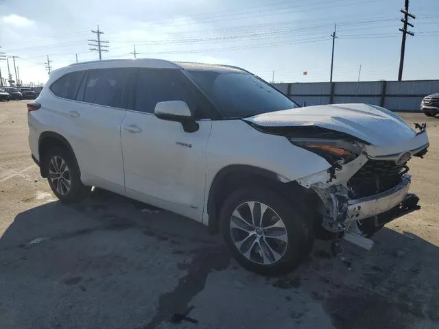 5TDHBRCH8LS511704 2020 2020 Toyota Highlander- Hybrid Xle 4