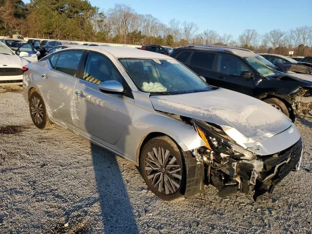 1N4BL4DV7PN306824 2023 2023 Nissan Altima- SV 4