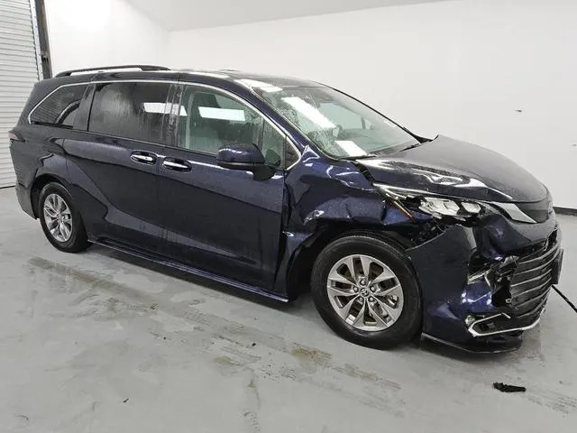 5TDJRKECXRS180770 2024 2024 Toyota Sienna- Xle 4