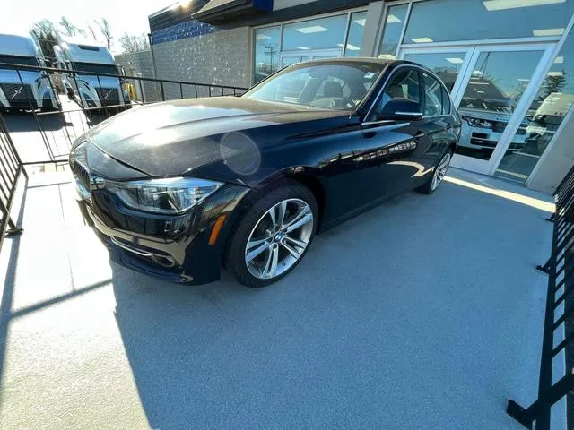 WBA8D9C52JEM33923 2018 2018 BMW 3 Series- 330 XI 2