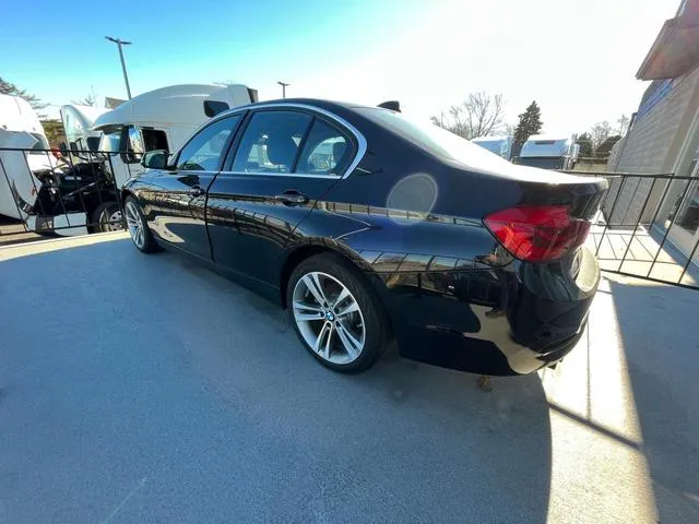 WBA8D9C52JEM33923 2018 2018 BMW 3 Series- 330 XI 3