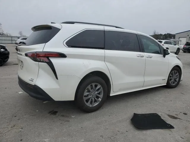 5TDYRKEC2MS006408 2021 2021 Toyota Sienna- Xle 3