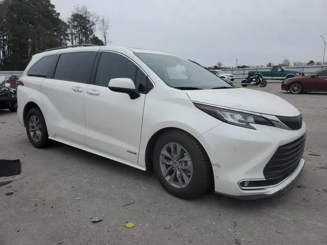 5TDYRKEC2MS006408 2021 2021 Toyota Sienna- Xle 4