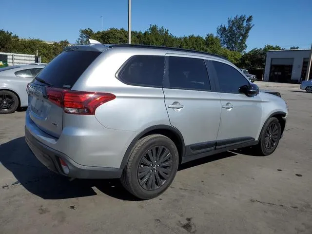 JA4AZ3A32LZ040790 2020 2020 Mitsubishi Outlander- SE 3