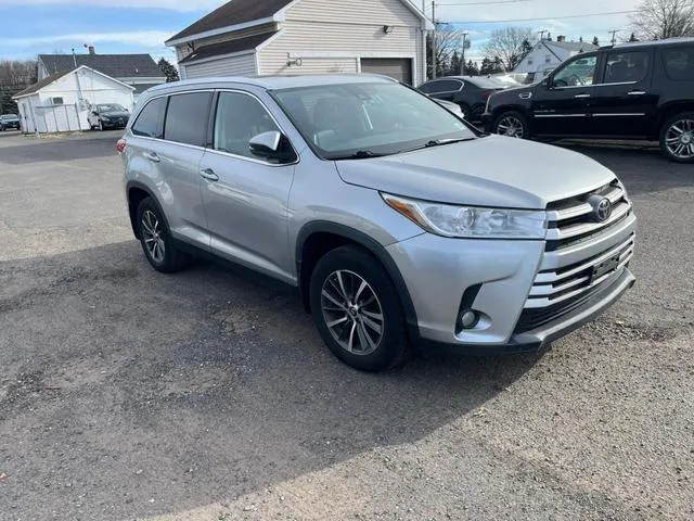 5TDJZRFH6KS619214 2019 2019 Toyota Highlander- SE 4