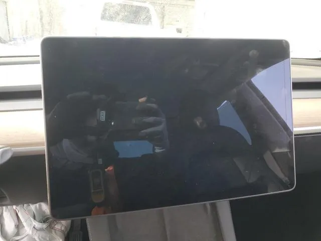 5YJYGAEE7MF180075 2021 2021 Tesla MODEL Y 9