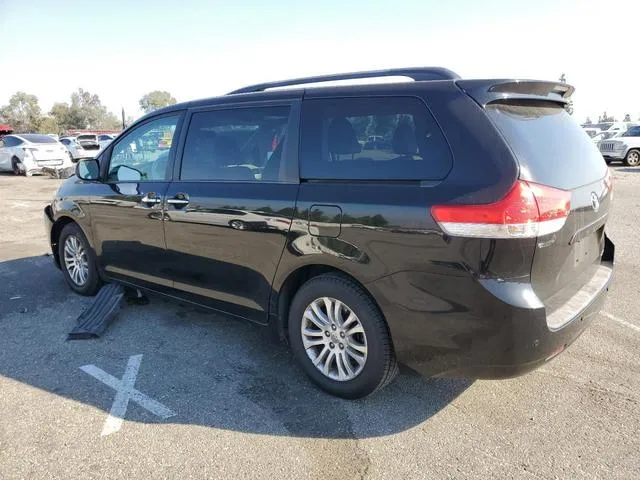 5TDYK3DC3DS393286 2013 2013 Toyota Sienna- Xle 2