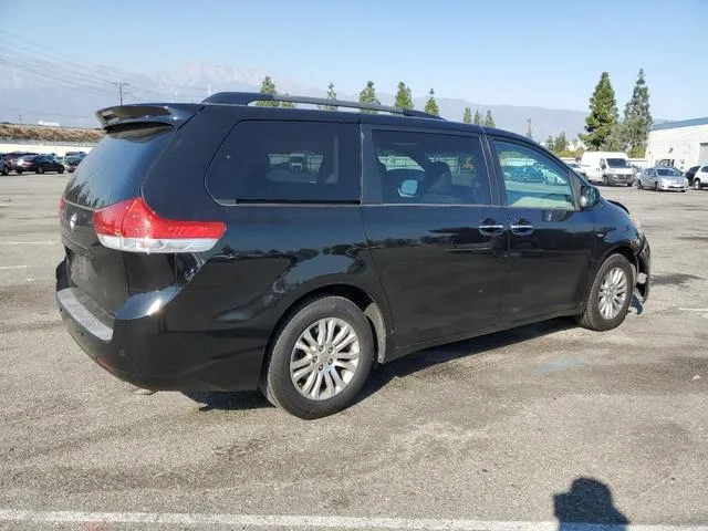 5TDYK3DC3DS393286 2013 2013 Toyota Sienna- Xle 3